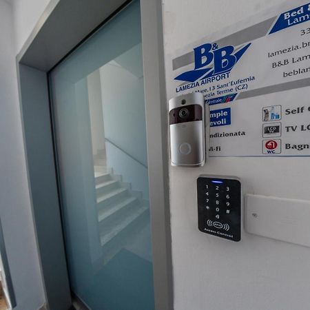 B&B Lamezia Airport 拉默齐亚泰尔默 外观 照片