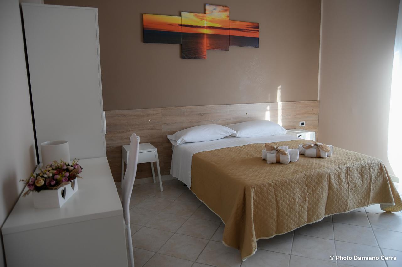 B&B Lamezia Airport 拉默齐亚泰尔默 外观 照片